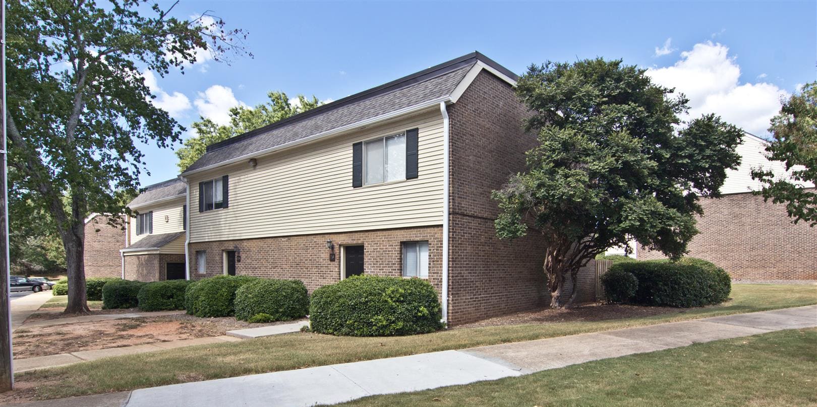 Apartments in Greenville, SC Lakecrest Apartments